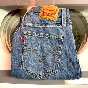 Levi’s High Waisted Mom Jeans
